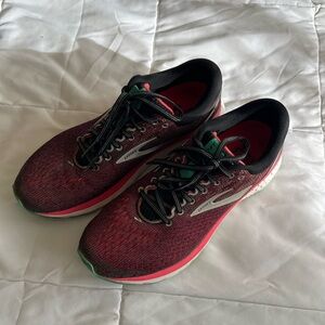 Brooks women’s pink and black Running Shoes